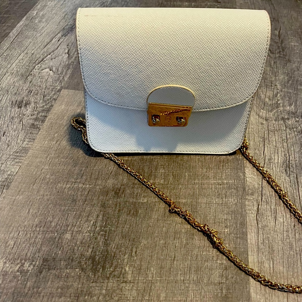 White and Gold crossbody purse